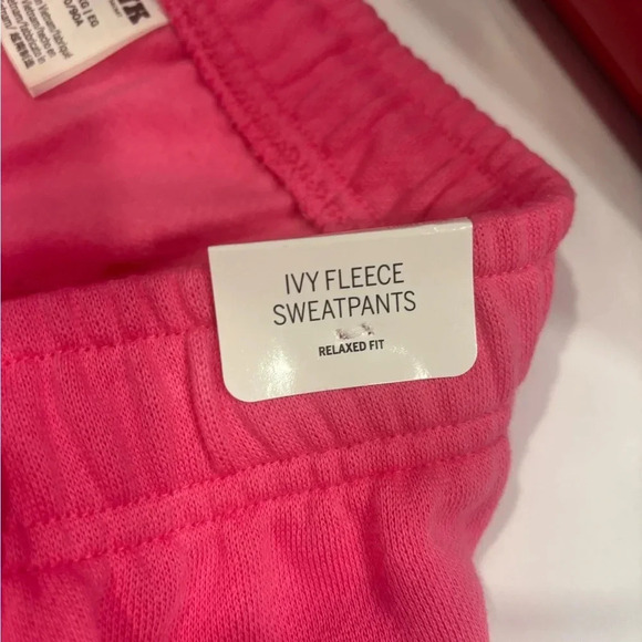 Victoria Secret PINK
IVY FLEECE CAMPUS BLING SWEATPANTS XL NWT - Picture 10 of 11